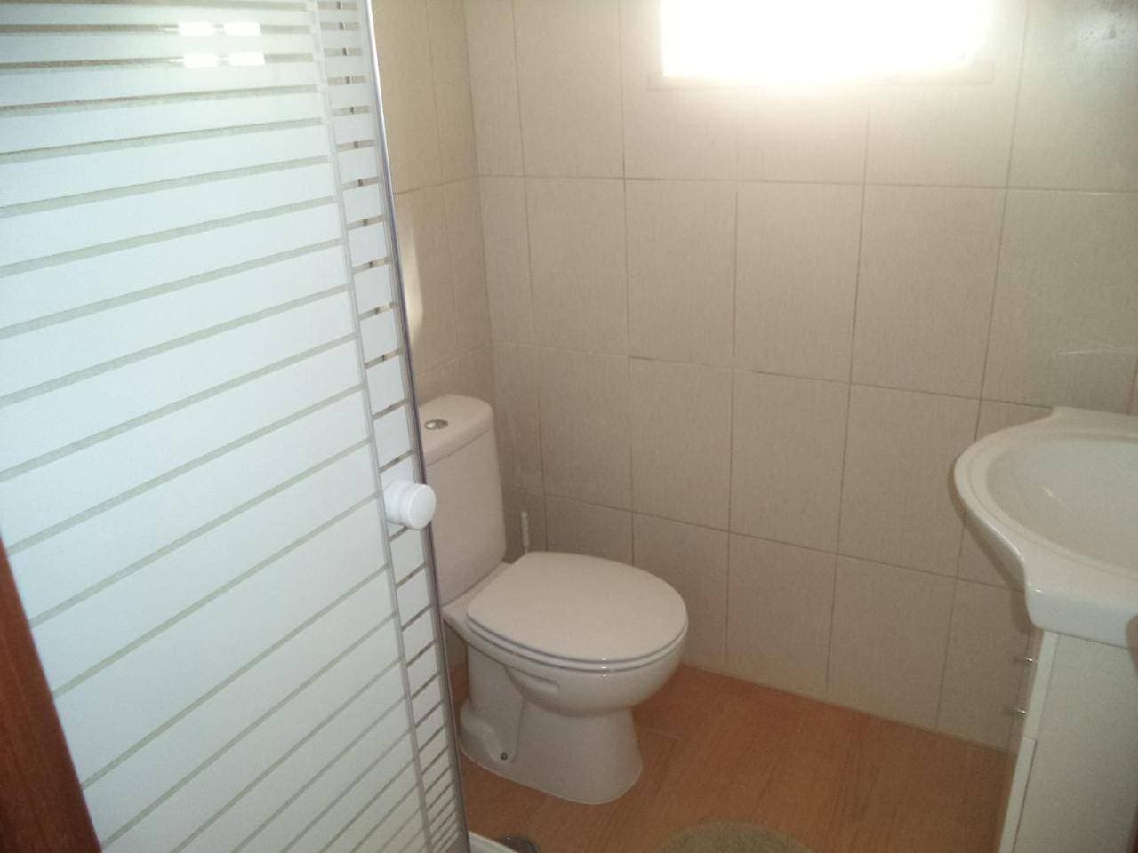 Foto 13 von 17: Twin Room with Private Bathroom
