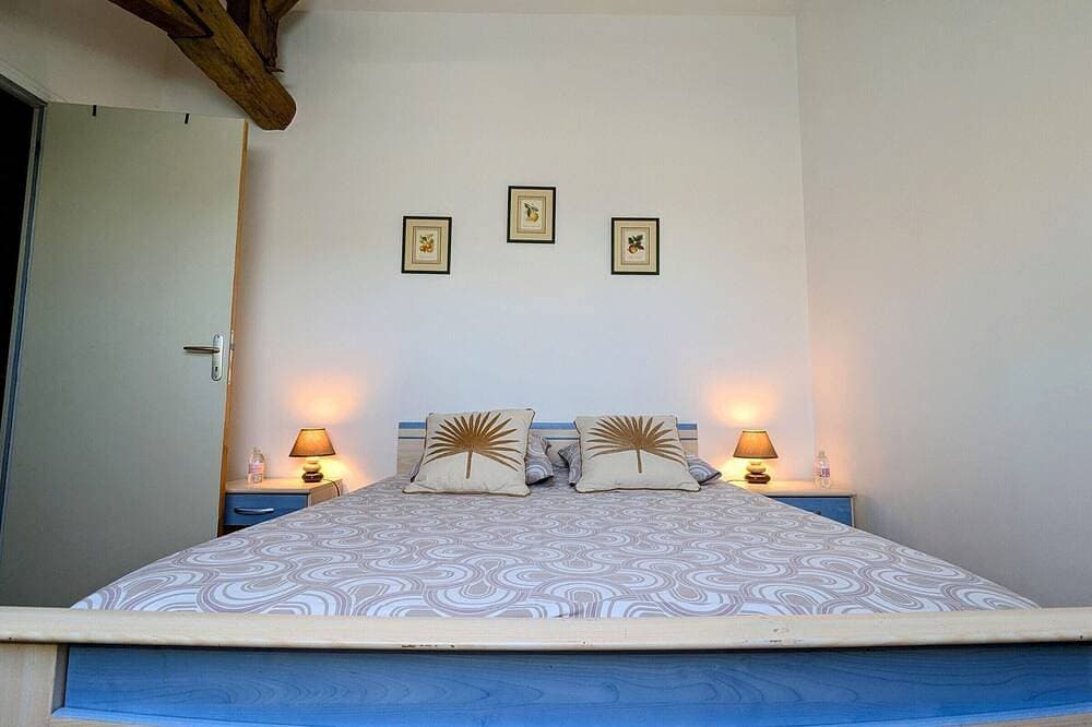 Foto 4 von 20: Gemütliches Zimmer mit Sitzecke und Frühstück