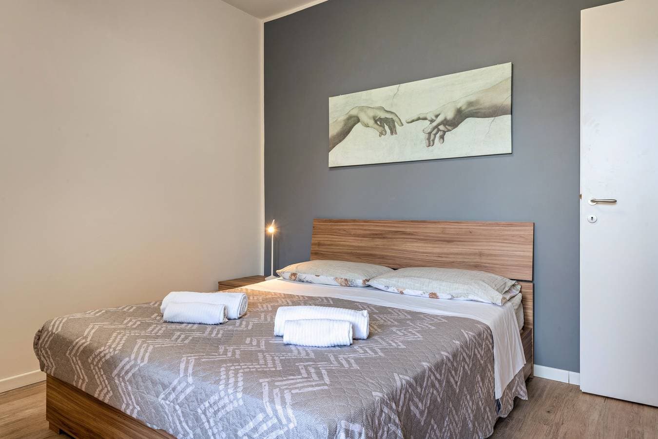 Foto 9 von 17: Ferienwohnung 'My Town Home' mit Balkon, WLAN und Klimaanlage