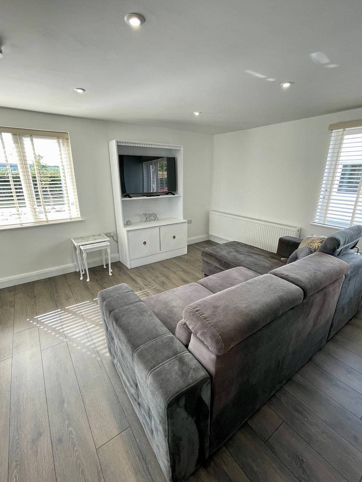 Foto 2 von 10: Studio Apartment in Londonderry
