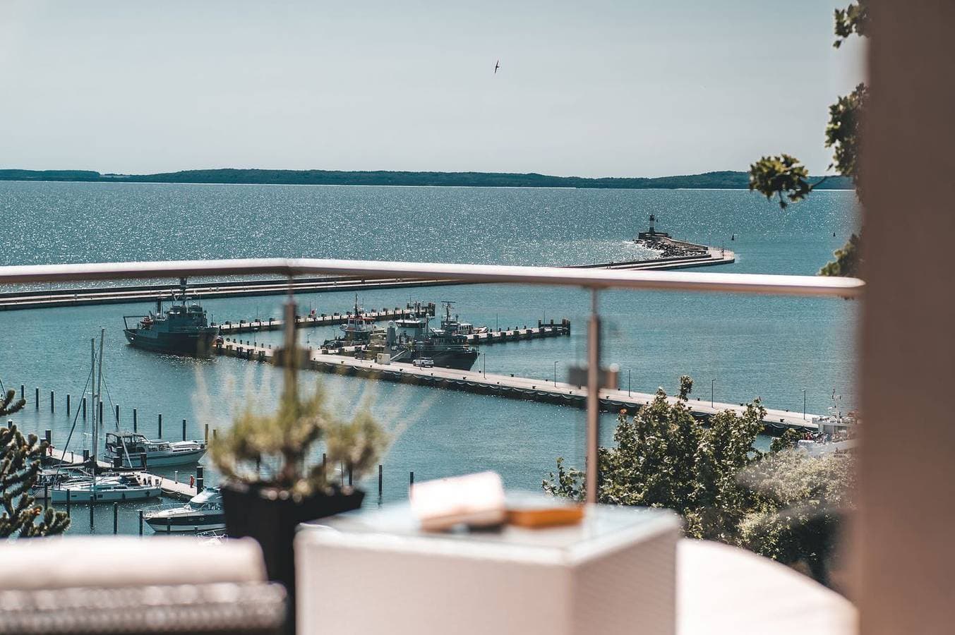Foto 2 von 28: Villa Friede-Marie, App. Ostseeweitblick -großer Balkon und traumhaften Meeblick