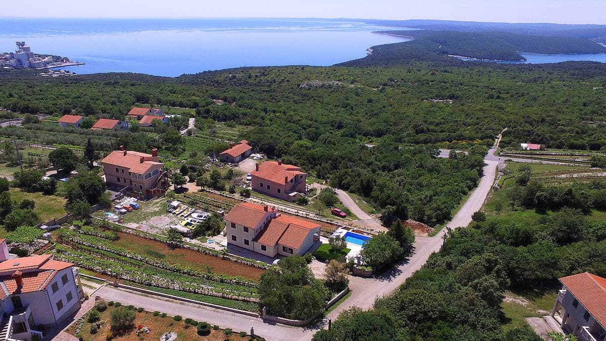 Foto 6 von 40: Villa für 10 Personen mit Terrasse