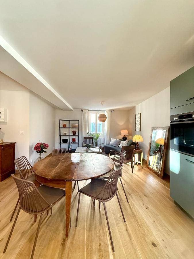 Foto 4 von 12: Two-Bedroom Deluxe Apartment