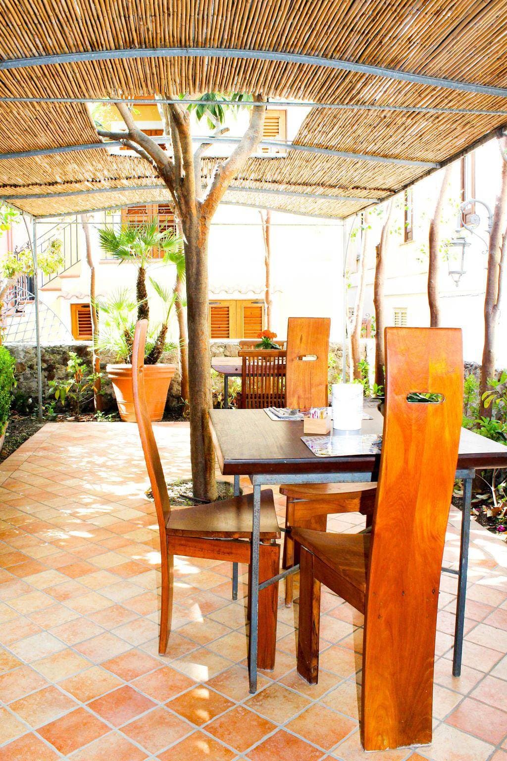 Foto 5 von 14: Charmantes Apartment mit Terrasse nahe Nachtleben und Strand