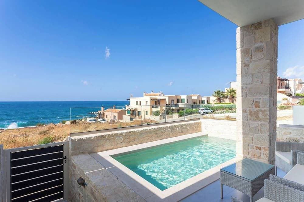 Lucia Seafront Suite 1
