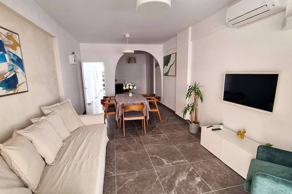 Center 2br | 250m walk from beach | parking :) 1