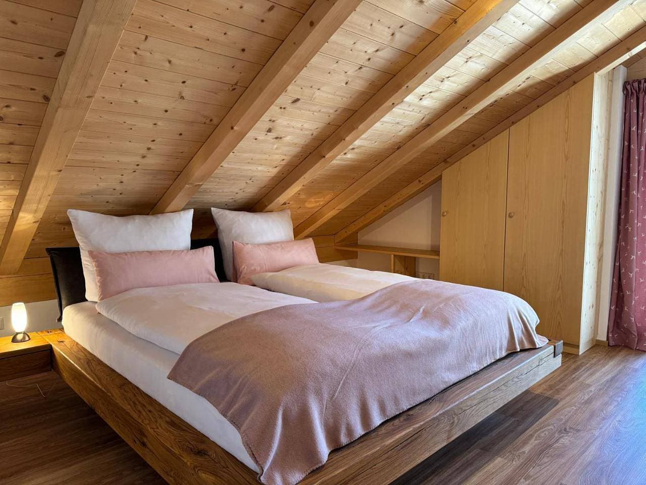 Foto 6 von 18: One-Bedroom Apartment with Balcony and Mountain View