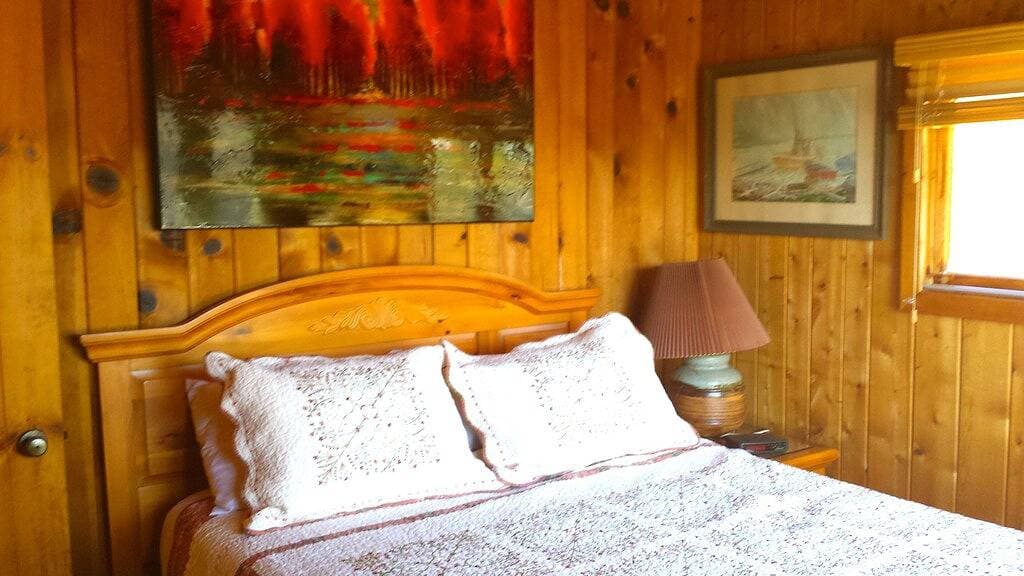 Foto 10 von 38: 5 Sterne Nette & Gemütliche Hütte, Atemberaubende Aussicht, No Wake Cove, Boote verfügbar,