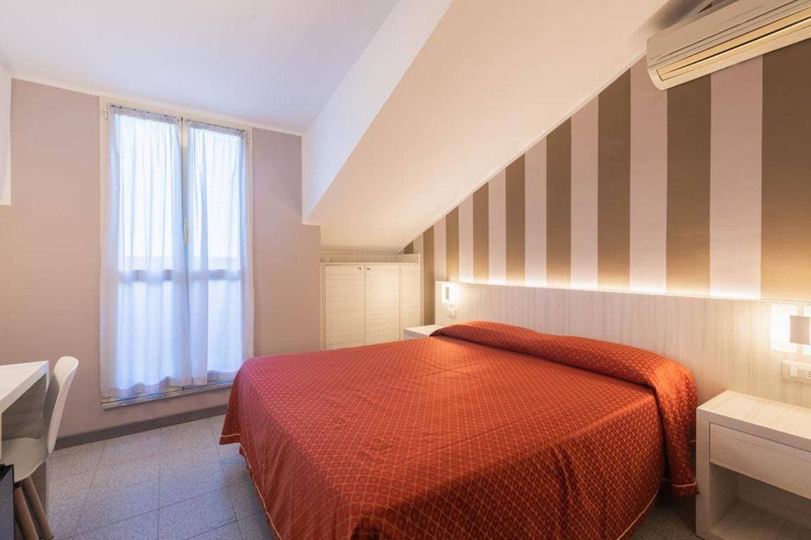 Foto 6 von 7: Attic Double or Twin Room with Sea View