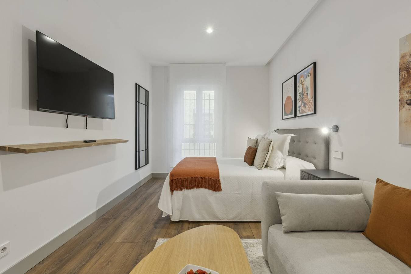 Foto 4 von 10: Cozy Studio Retreat in Charming Chamberí