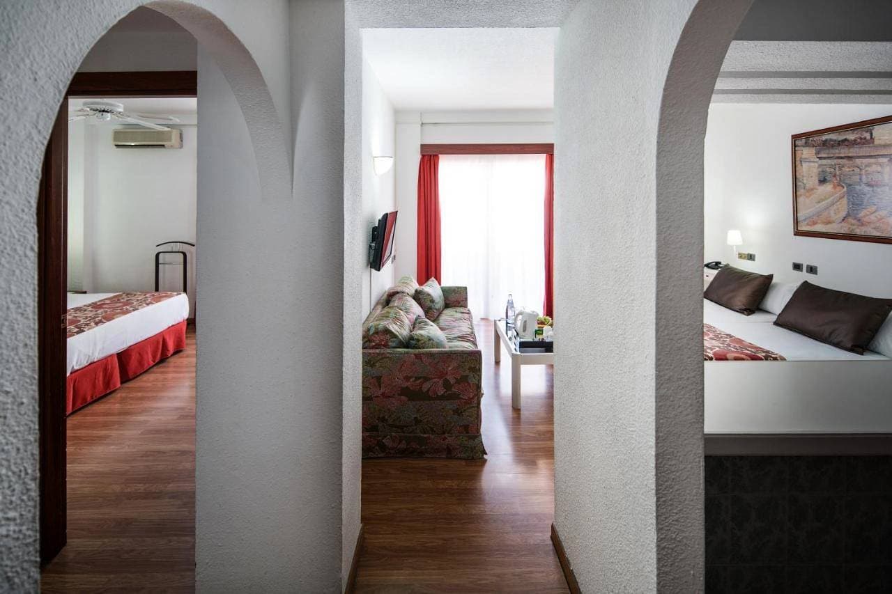Foto 9 von 51: Hotel für 10 Personen mit Garten