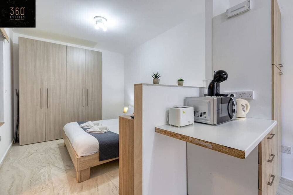 Foto 2 von 27: Spacious home with access  to roof top terrace !