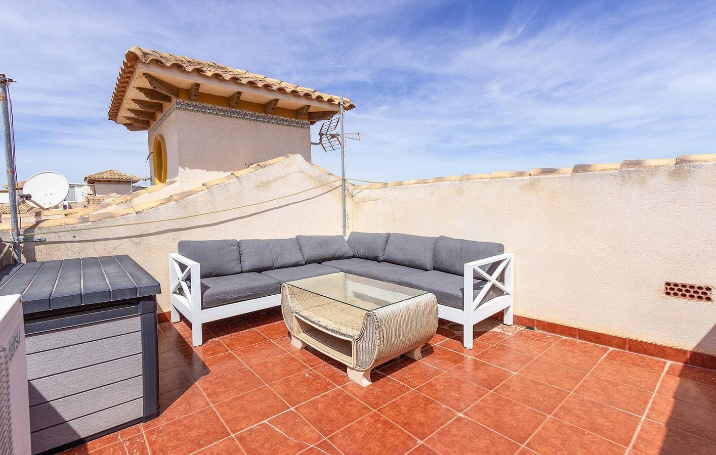 Foto 9 von 23: Gemütliches 70 qm Apt mit Pool, Terrasse und WiFi