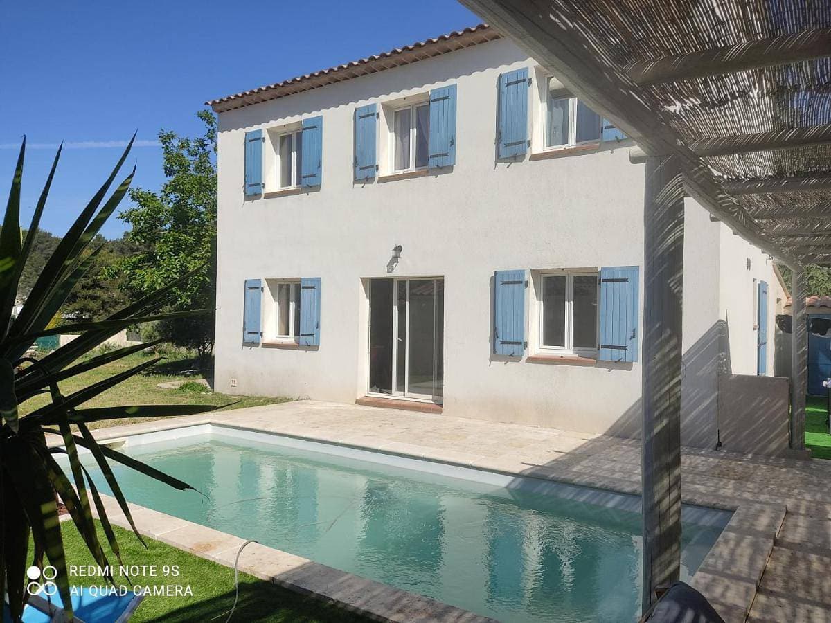 Villa T5 Les Volets Bleus, piscine, à l'entrée de Cassis et de ses calanques 1