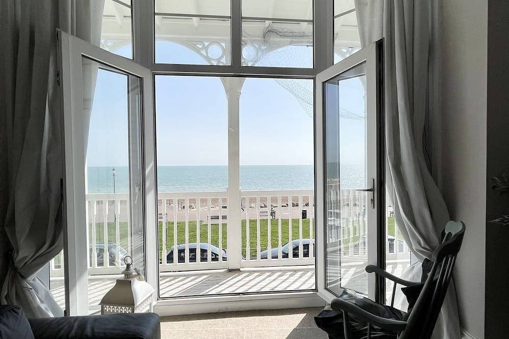 Foto 11 von 22: Stunning Sea Front Apartment