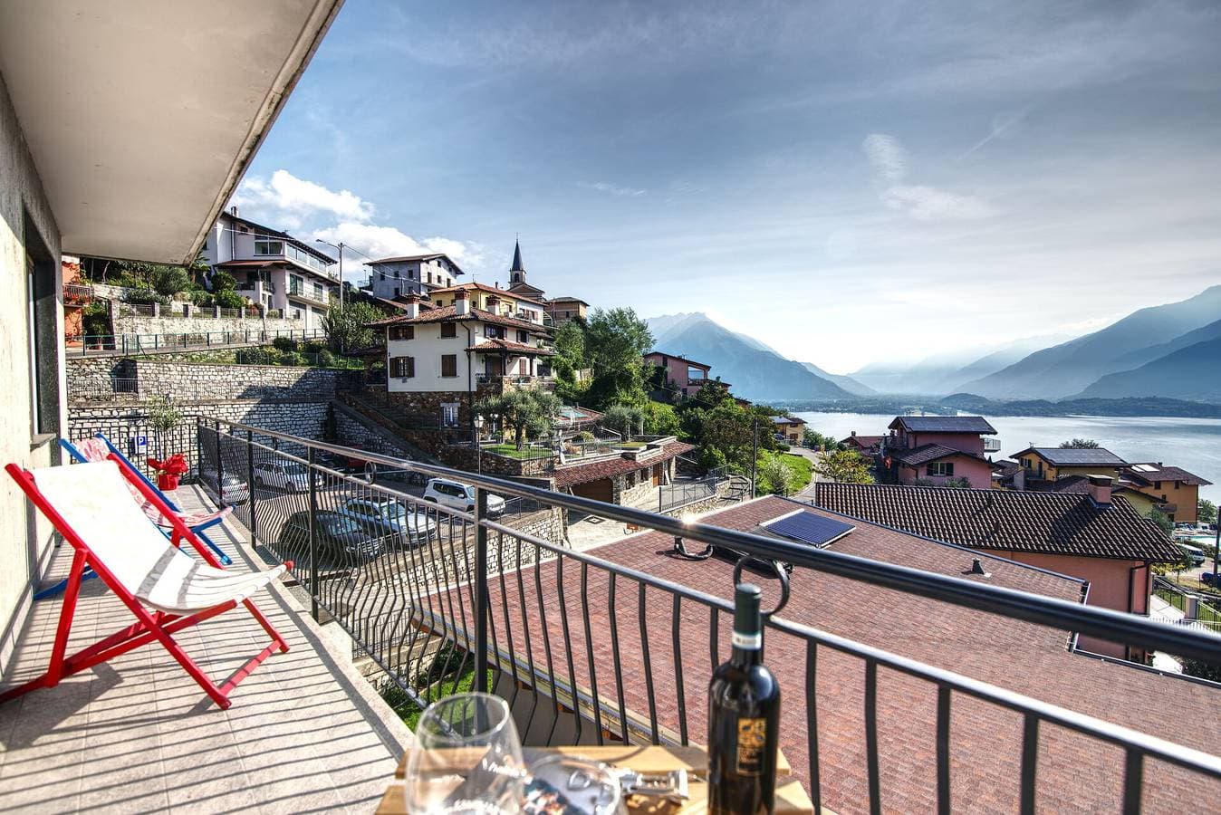 Foto 3 von 37: Ferienwohnung für 8 Personen mit Seeblick