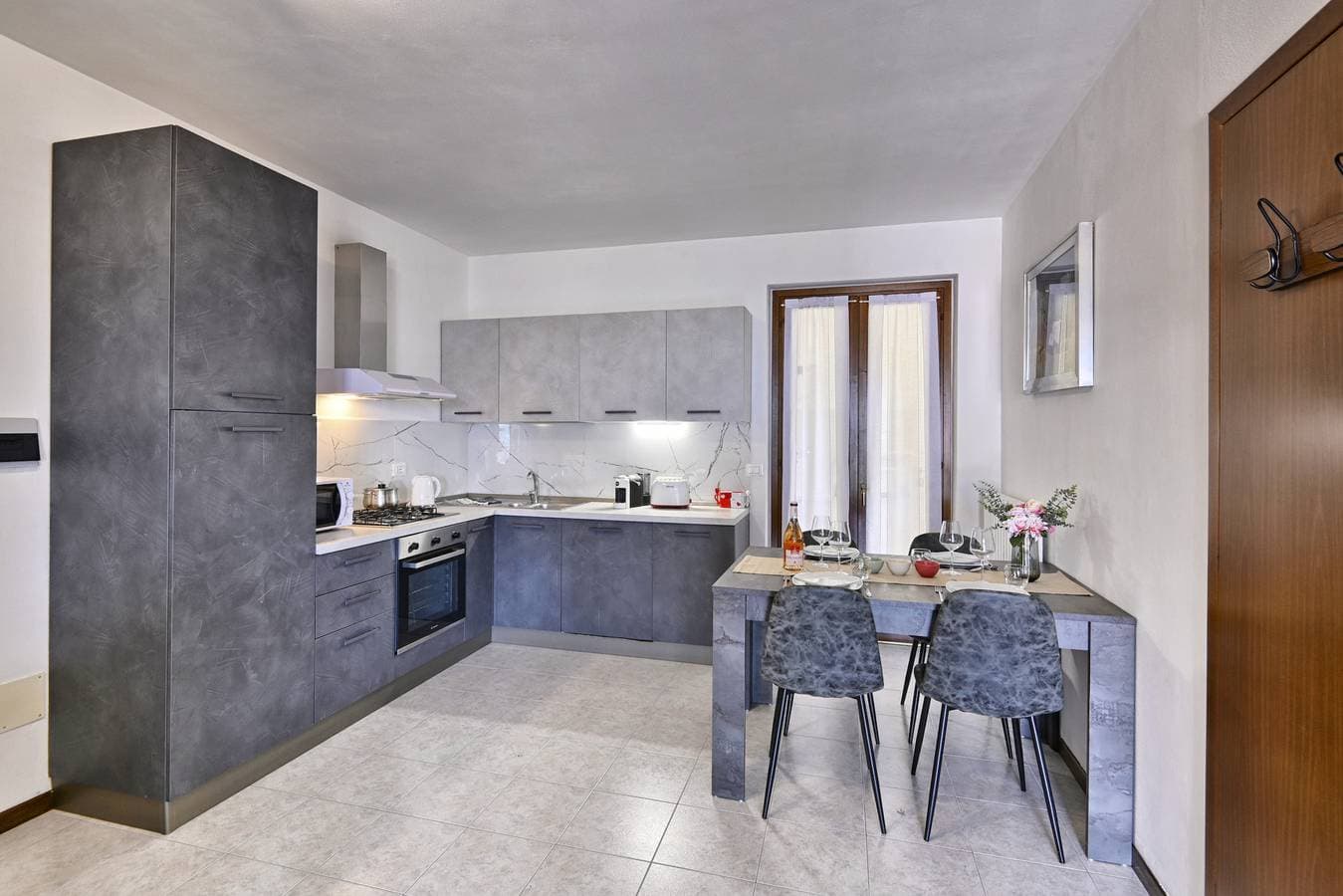 Foto 3 von 23: Appartamento Casa Ledio
