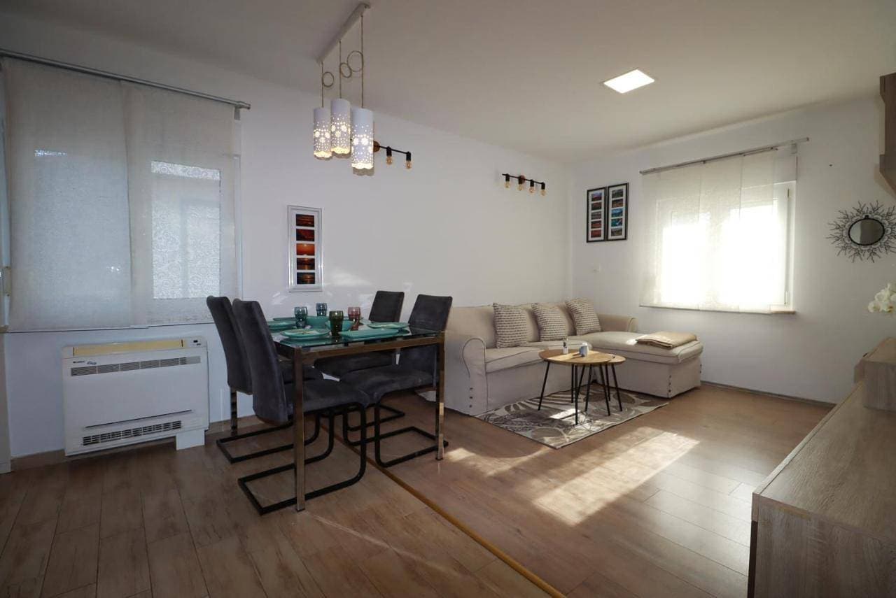 Foto 5 von 29: Two-Bedroom Apartment