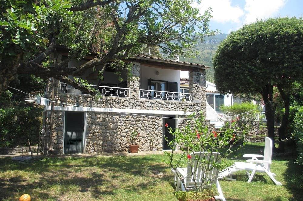Villa in Maratea Walking Distance From The Beach 1