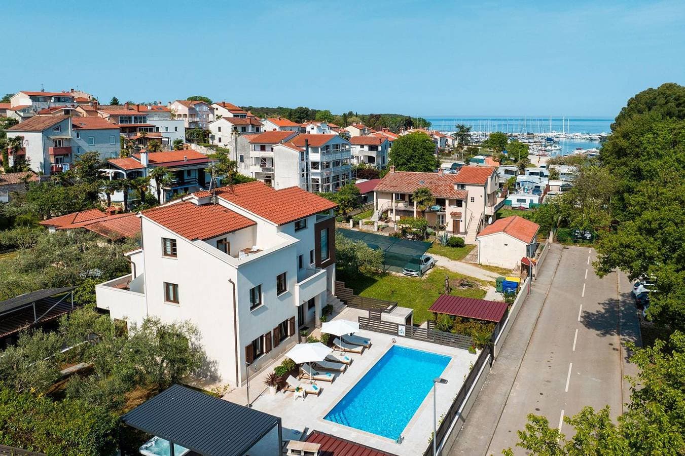 Foto 7 von 30: Strandnahes Apartment mit Jacuzzi, Meerblick, Pool, privatem Balkon, nur 100 Meter zum Strand