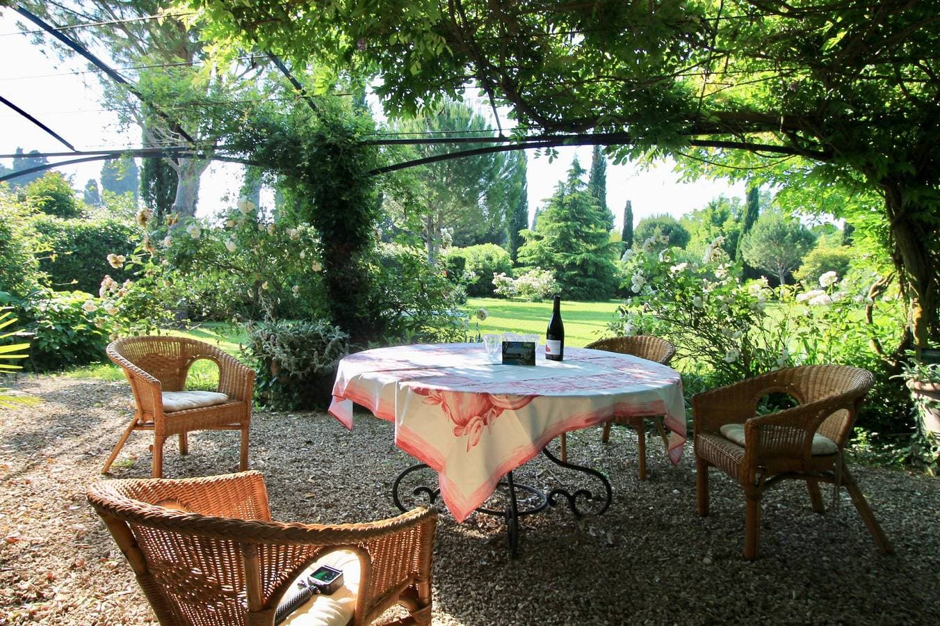 Foto 9 von 29: Le petit oiseau (2p) with pool in Chateaurenard