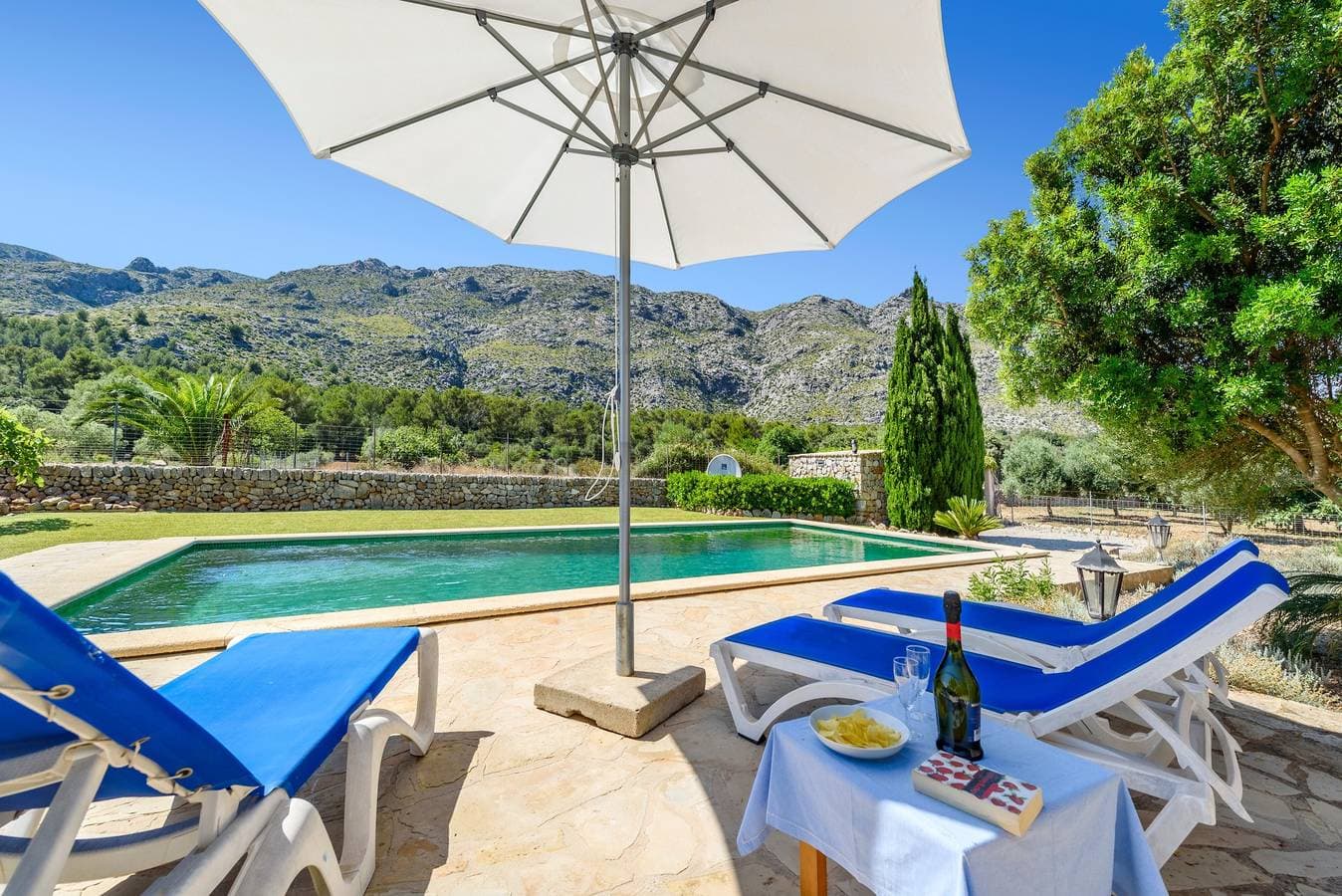 Foto 3 von 26: Hübsche Finca mit Pool, Klimaanlage und Garten; Parkplätze vorhanden