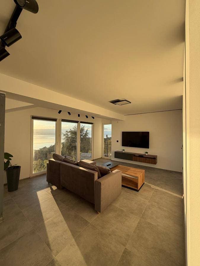 Spiro Apartments 1