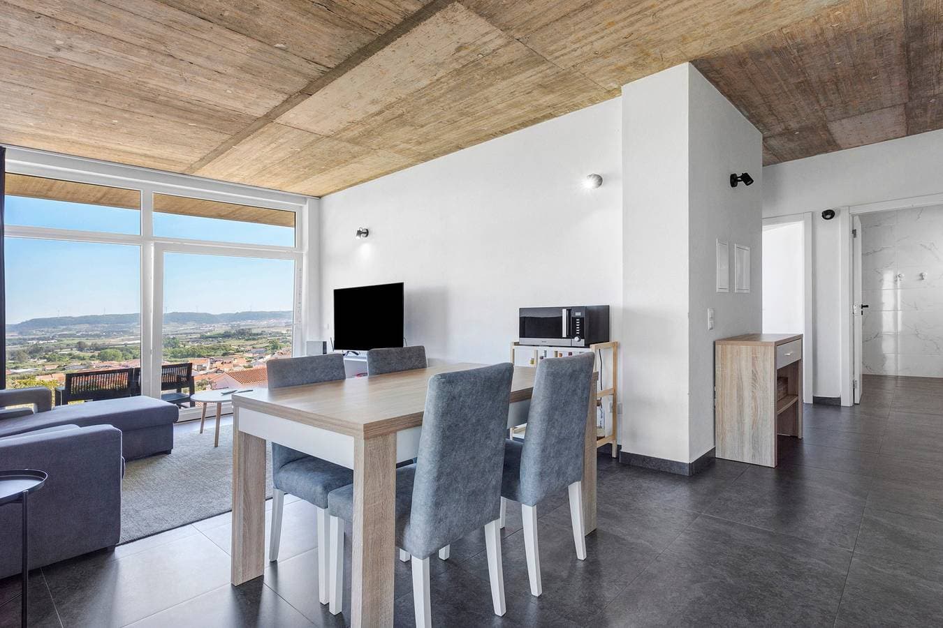 Foto 7 von 29: Apartment 'Colina Do Sol 2' mit Bergblick, privatem Pool und Klimaanlage