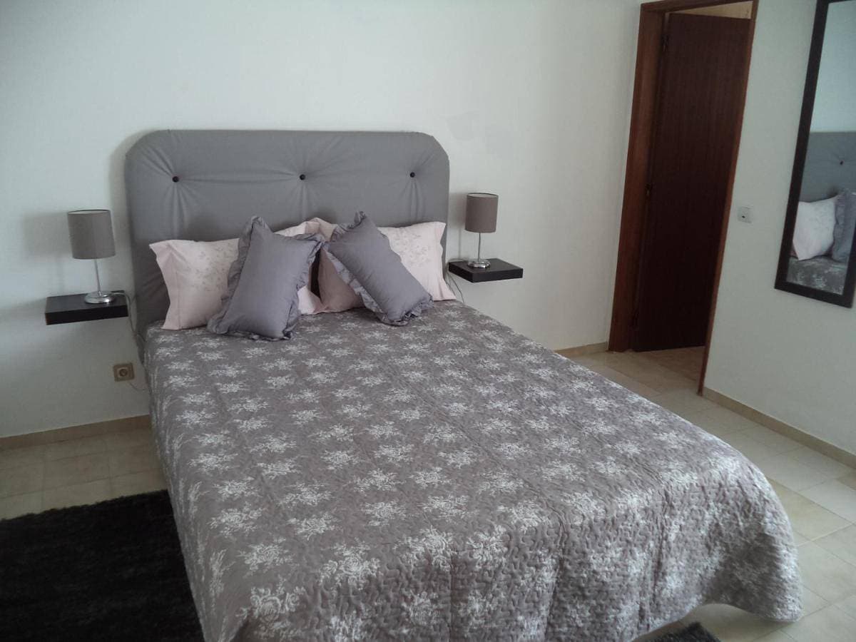 Foto 3 von 17: Twin Room with Private Bathroom
