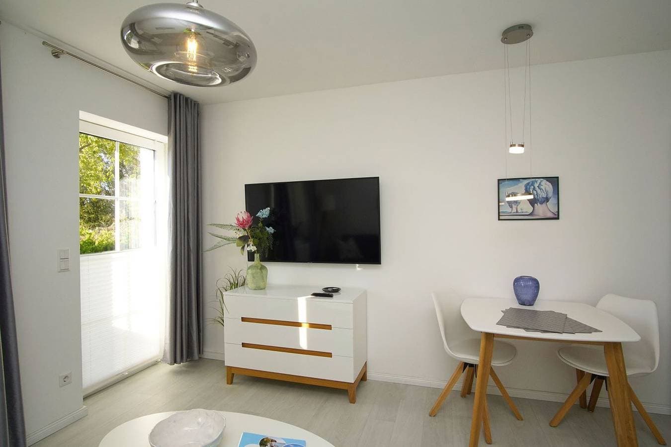 Foto 6 von 21: Moderne Ferienwohnung mit eigener Terrasse - Haus Inselwind FeWo MEERstille