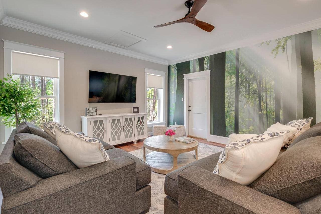 Hike, Golf & Explore! Peaceful Home in Montpelier 1