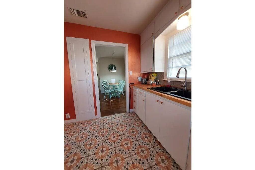 Foto 5 von 20: Rambler *pet friendly* garage private deck