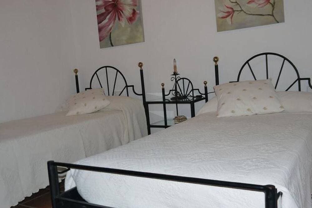 Foto 4 von 30: Renoviertes Ferienhaus in Sant Carles De Peralta mit Eigenem Pool