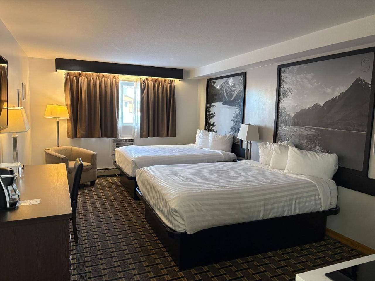 Foto 7 von 9: Queen Room with Two Queen Beds and Kitchenette - Non-Smoking