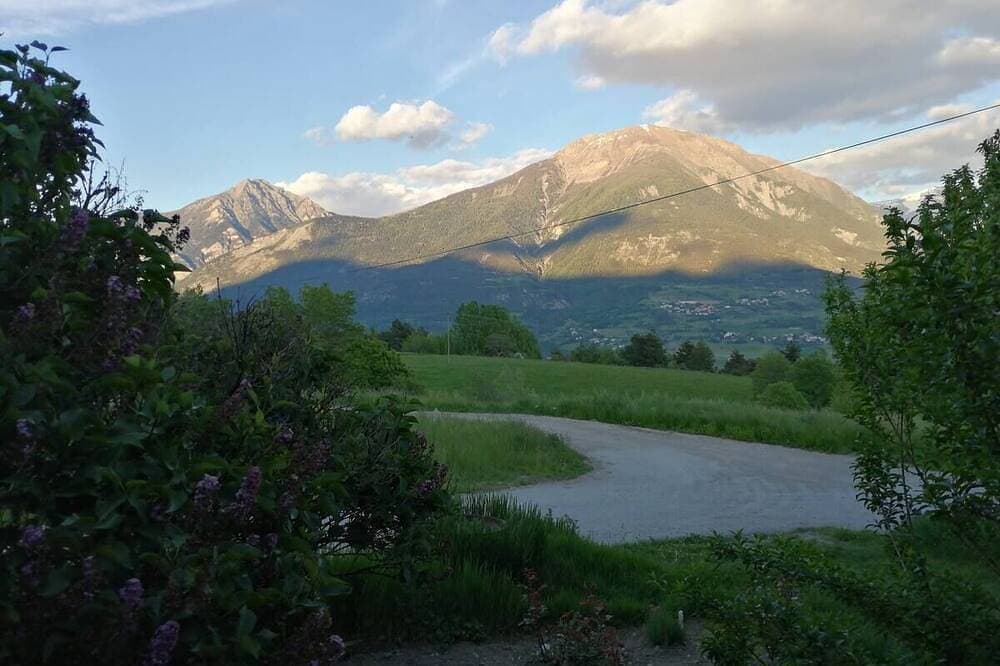 Foto 9 von 13: Appartement Pour les Amoureux de la Nature: Lac, Plan D'eau, Randos en Montagne