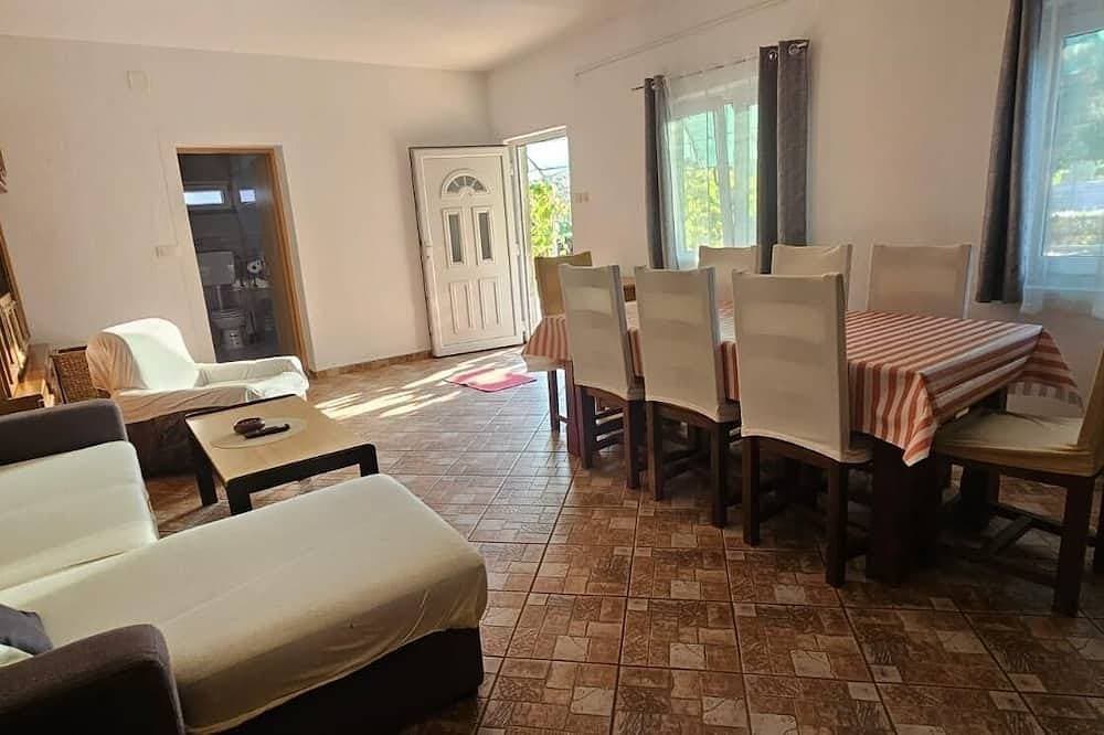 Foto 4 von 8: 1-Zimmer-Ferienwohnung mit Terrasse Gornji Karin, Novigrad