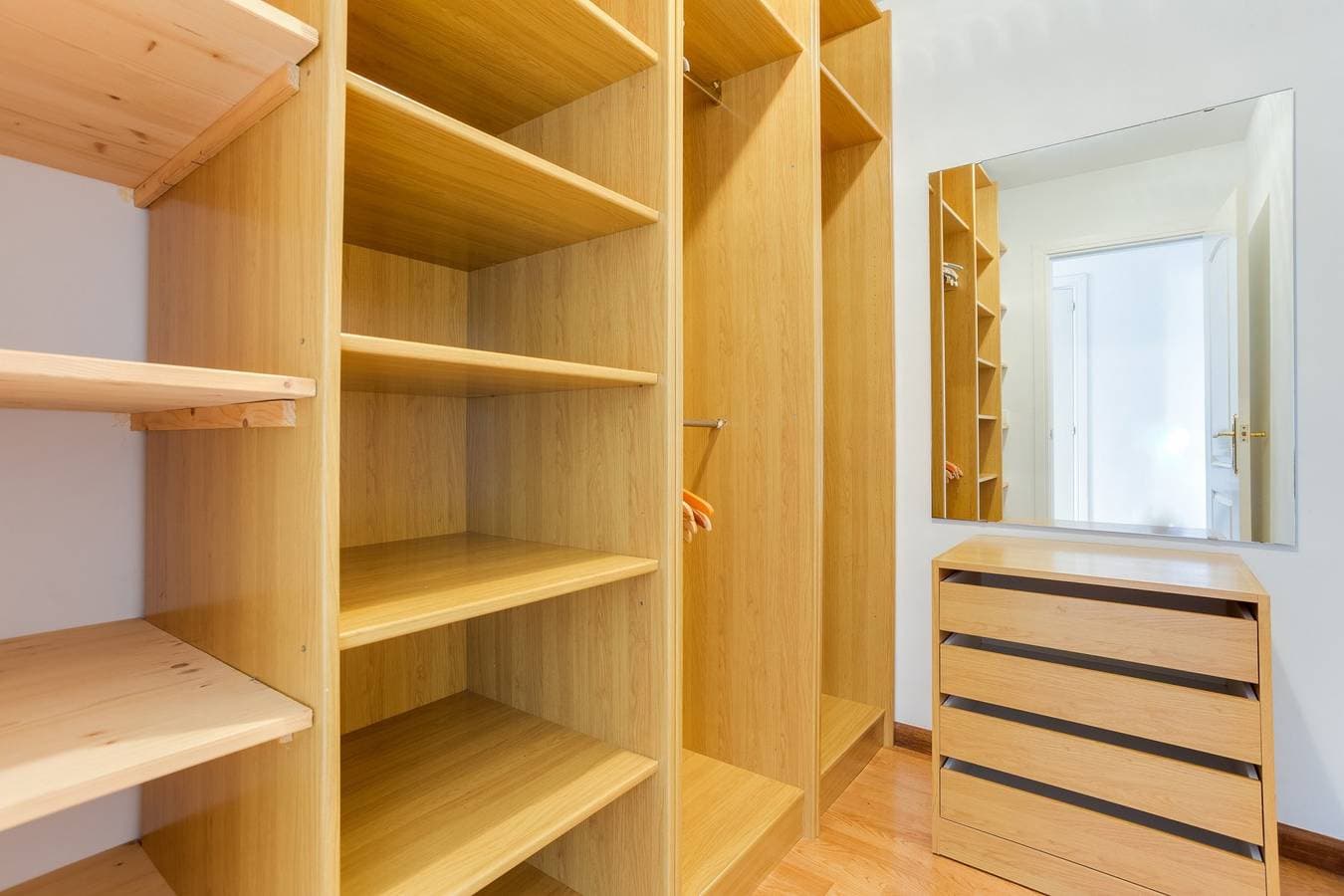 Foto 12 von 27: Villa für 8 Personen mit Balkon