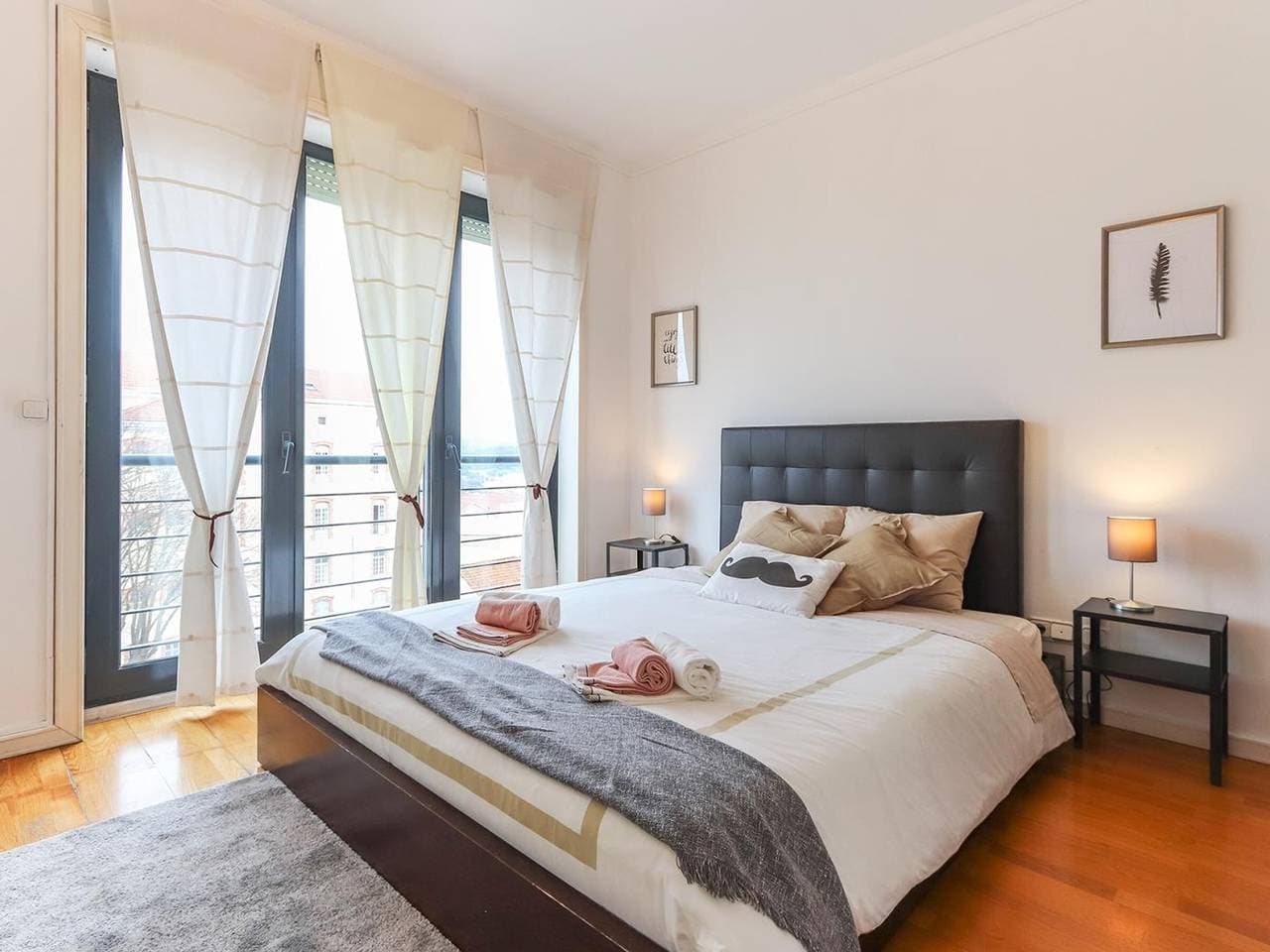 Modernes Apartment mit Garage in der Nähe des Parque Eduardo VII, Campolide, Lissabon 1