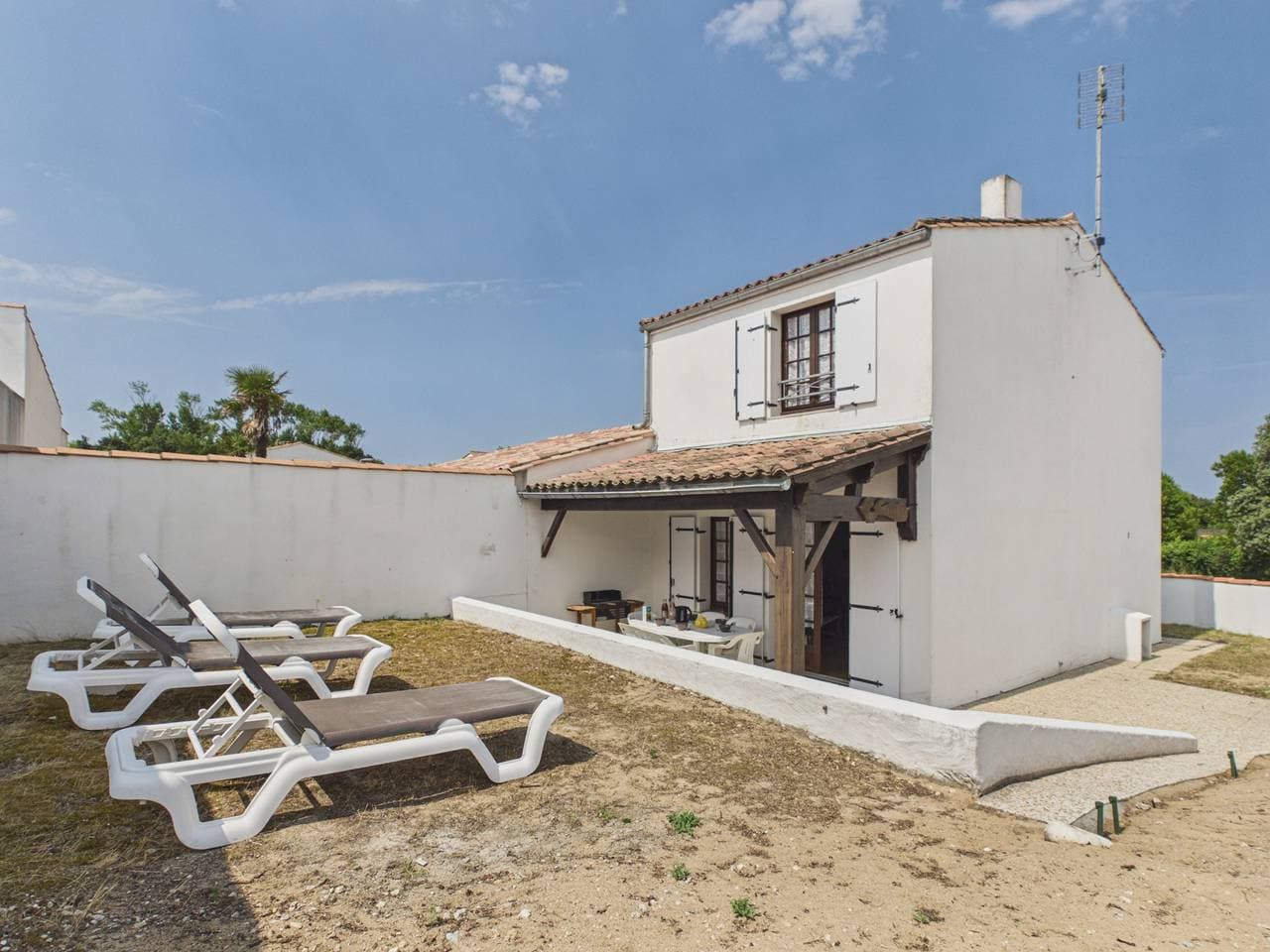 50 m zum Strand, für 5 mit Garten & Grill 1