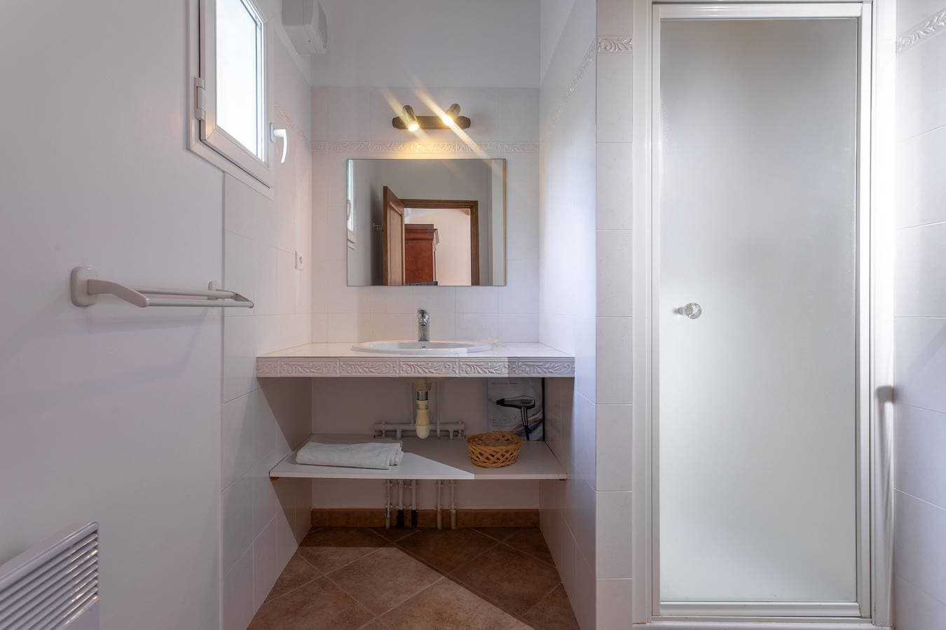 Foto 13 von 24: Zimmer "Cigale" mit Gemeinschaftspool, WLAN und Klimaanlage