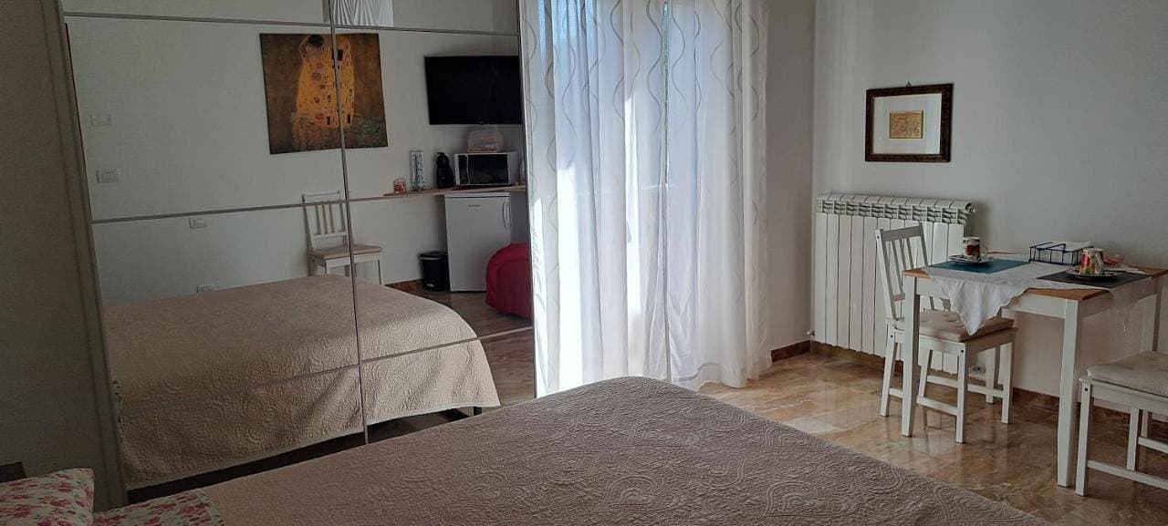Foto 8 von 14: Double Room with Private Bathroom
