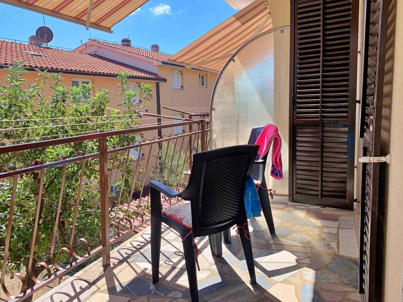 Foto 5 von 36: Ferienwohnung mit Meerblick und Klimaanlage
