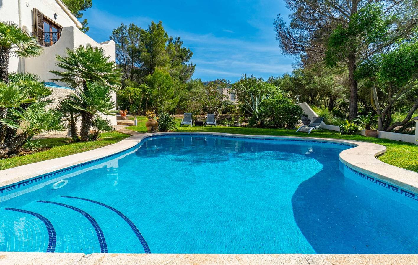 Foto 13 von 46: Meerblick-Paradies mit Pool, Terrasse und Grill