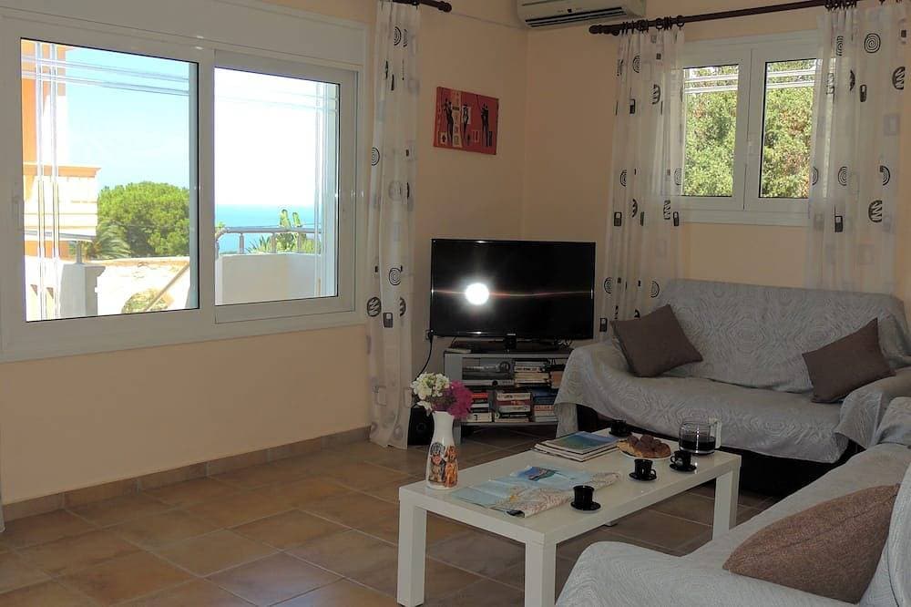 Foto 11 von 30: Schöne Villa mit 40m2 Pool mit römischer Treppe und einen Panoramablick auf das Meer