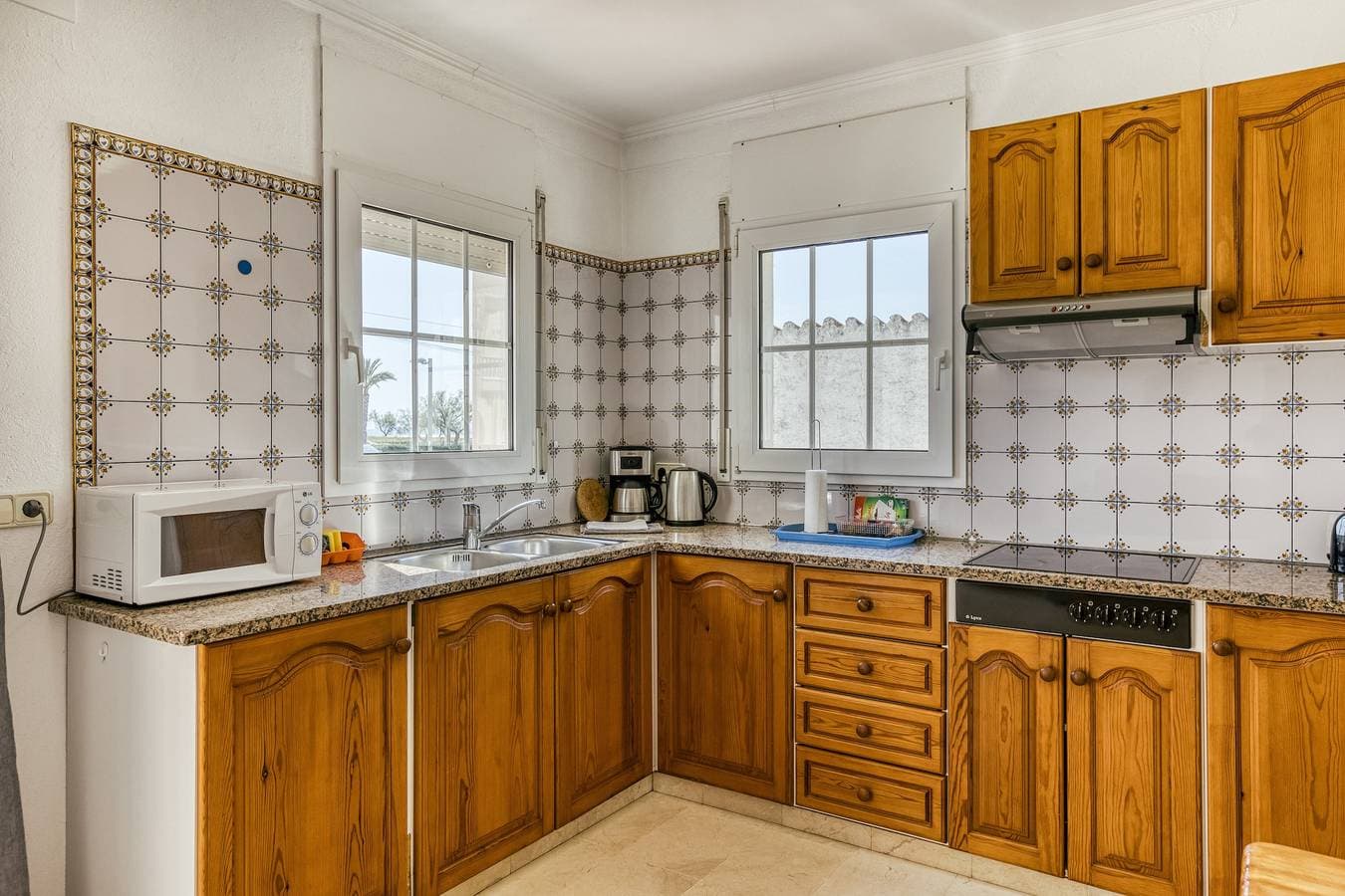 Foto 13 von 30: Ferienwohnung 'Art- Apartamentos Revilla Tacke C' mit Meer-/Strandblick und Balkon