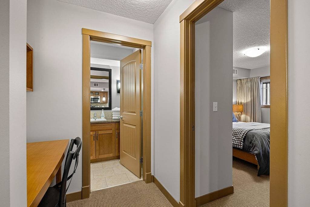 Foto 7 von 31: Cozy Rocky Mountain Getaway with Hot Tub! Pet Friendly & Newly Updated!