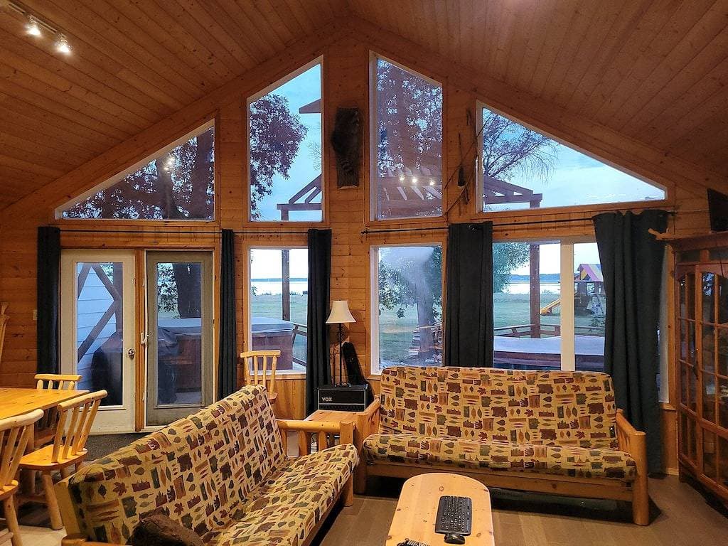 Foto 9 von 34: Lake Manitoba Narrows  - Lovely Lakefront Cottage