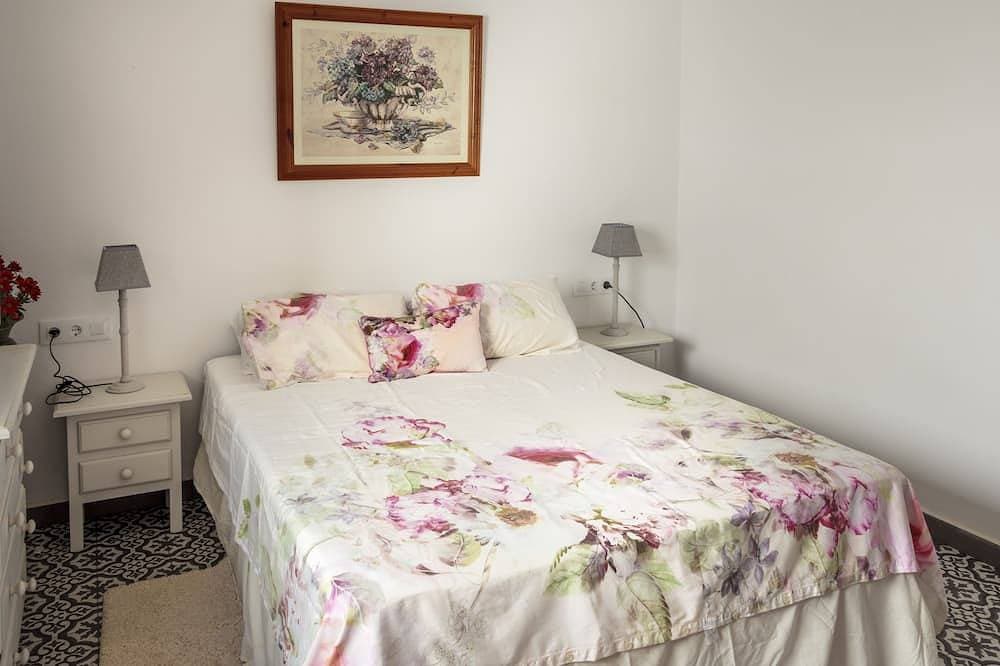 Foto 3 von 30: Tranquil rural Villa sleeps 5, Exclusive Private Pool, great views, close to sea