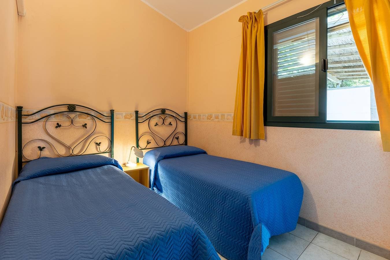 Foto 12 von 20: Villa 'Fronte Mare Liolà – 4 Personen' mit Meerblick und privatem Strandzugang