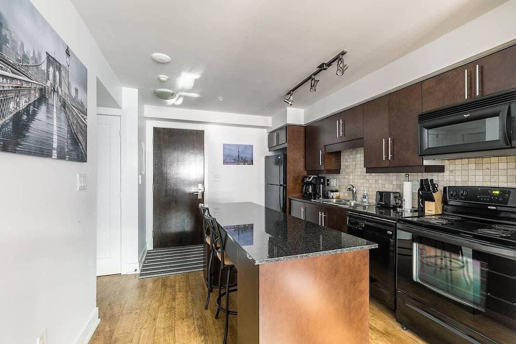 Sparkling Clean Large 1 Br Juwel im Herzen der Innenstadt von Toronto 1